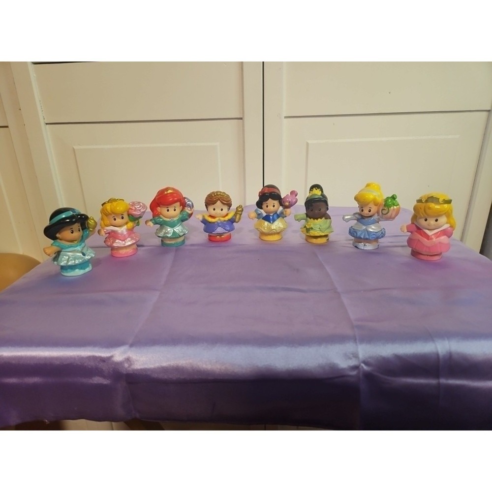 FP Little People Disney Princess Lot 8 Snow White  Cinderella Jasmine Ariel